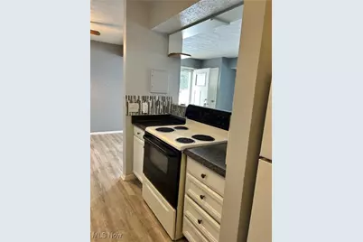 595 Canterbury Lane #B11, Medina, OH 44256 - Photo 9