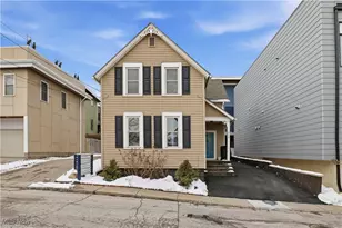 710 University Ct, Loveland, OH 44113 - Photo 1