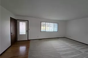 496 Kittle St, Williamstown, WV 26187 - Photo 3