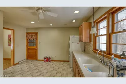 110 Cherry Lane, New Concord, OH 43762 - Photo 5