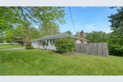 110 Cherry Lane, New Concord, OH 43762 - Photo 3