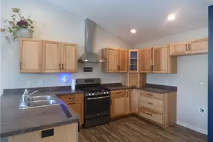 283 Woodland Ct, Wellington, OH 44090 - Photo 5