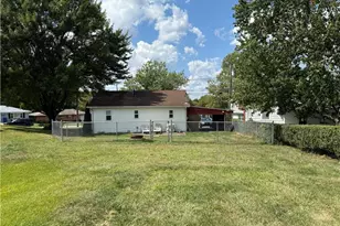 106 N Surry Rd, East Liverpool, OH 43920 - Photo 3