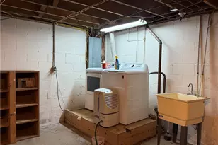 106 N Surry Rd, East Liverpool, OH 43920 - Photo 15