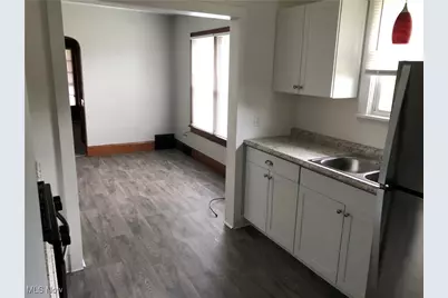 1214 Roslyn Avenue SW, Canton, OH 44710 - Photo 5