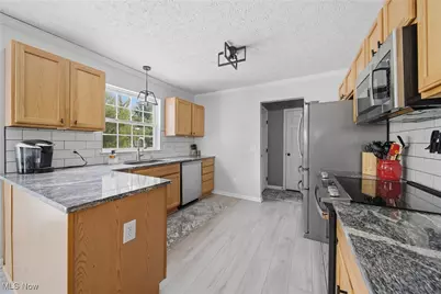 1906 Northgate Circle, Akron, OH 44320 - Photo 11