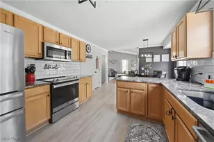 1906 Northgate Cir, Akron, OH 44320 - Photo 13