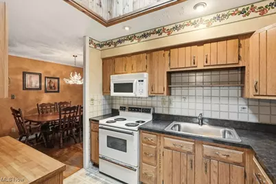 211 McKinney Boulevard, Kent, OH 44240 - Photo 9