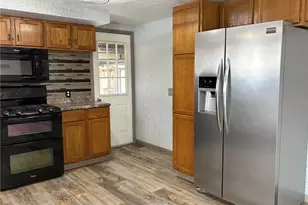 2434 Saratoga Ave SW, Canton, OH 44706 - Photo 3