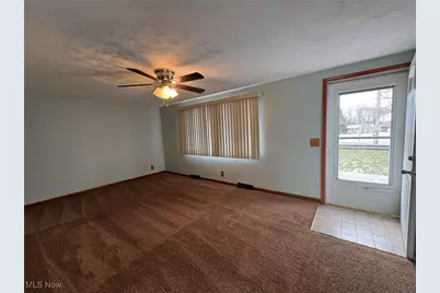 2434 Saratoga Avenue SW, Canton, OH 44706 - Photo 9