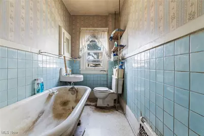 1146 Wooster Road N, Barberton, OH 44203 - Photo 9