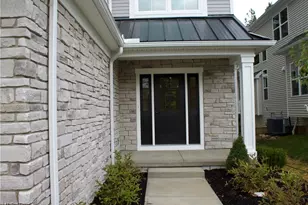 103 Town Centre Dr, Grandview Heights, OH 44147 - Photo 3