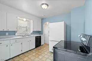 1331 Spangler St NE, Canton, OH 44714 - Photo 11