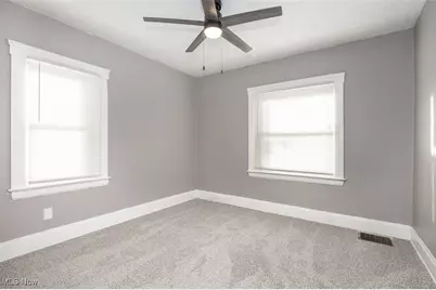 1045 Carlyon Road, East Cleveland, OH 44112 - Photo 15