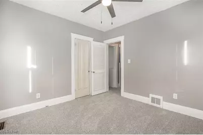 1045 Carlyon Road, East Cleveland, OH 44112 - Photo 17