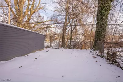 1045 Carlyon Road, East Cleveland, OH 44112 - Photo 25