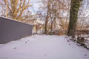 1045 Carlyon Rd, East Cleveland, OH 44112 - Photo 25