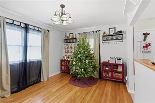 17796 Kenston Lake Dr, Chagrin Falls, OH 44023 - Photo 5