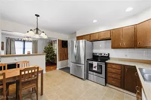 17796 Kenston Lake Dr, Chagrin Falls, OH 44023 - Photo 7