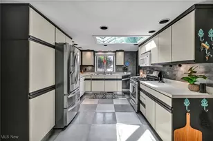 552 Saunders Ave, Akron, OH 44319 - Photo 13