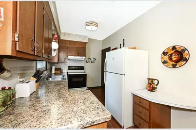 1830 B Street, Akron, OH 44312 - Photo 9