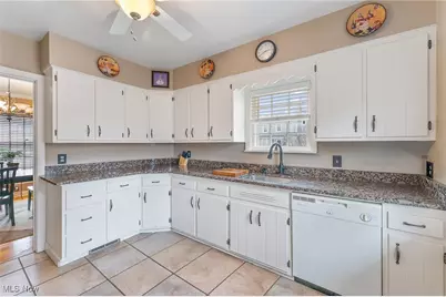 276 S Cadillac Drive, Boardman, OH 44512 - Photo 7