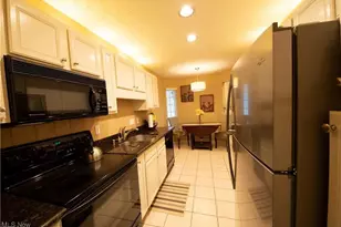 2042 W Reserve Cir, Avon, OH 44011 - Photo 7