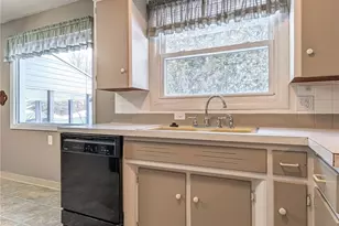 2660 Conrad Ave, Akron, OH 44314 - Photo 7