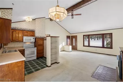 10560 Auburn Road, Chardon, OH 44024 - Photo 7