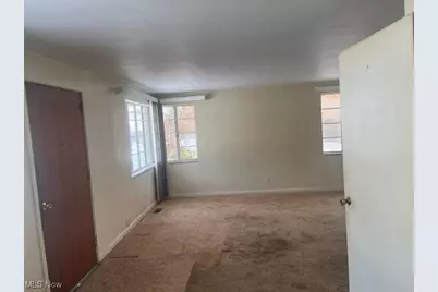 708 W Maple Street, North Canton, OH 44720 - Photo 3