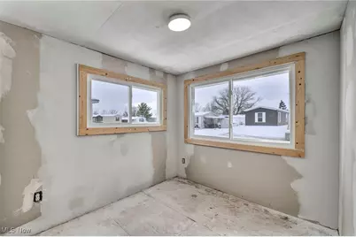 160 Kentucky, Elyria, OH 44035 - Photo 9