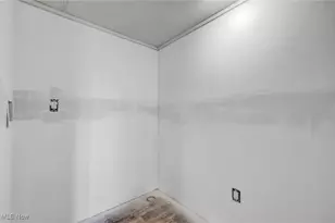 160 Kentucky, Elyria, OH 44035 - Photo 17