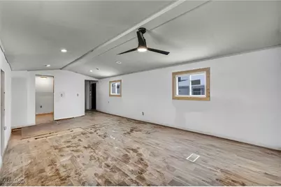 160 Kentucky, Elyria, OH 44035 - Photo 3