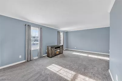 5087 Grafton Road, Brunswick Hills, OH 44212 - Photo 5