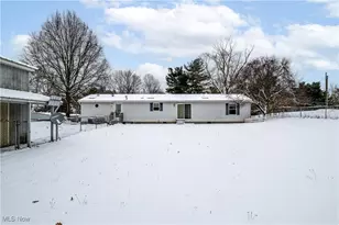 168 2nd St SE, Barberton, OH 44203 - Photo 5