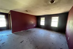 69680 Main St, St Clairsville, OH 43950 - Photo 11