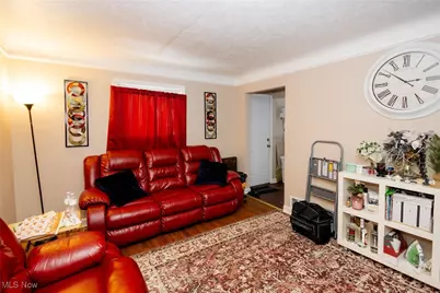 355 E 257th Street, Euclid, OH 44132 - Photo 5