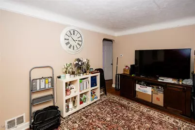 355 E 257th Street, Euclid, OH 44132 - Photo 7