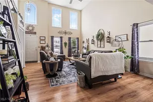 2162 Canterbury Cir, Akron, OH 44319 - Photo 7