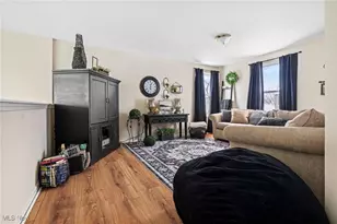 2162 Canterbury Cir, Akron, OH 44319 - Photo 17