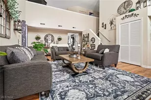 2162 Canterbury Cir, Akron, OH 44319 - Photo 9