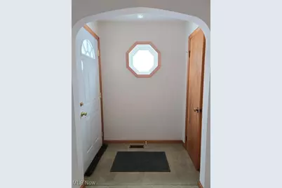 6093 Elyria Avenue, Elyria, OH 44035 - Photo 3