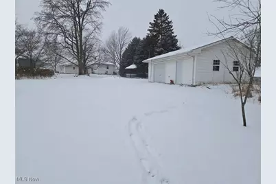 6093 Elyria Avenue, Elyria, OH 44035 - Photo 33