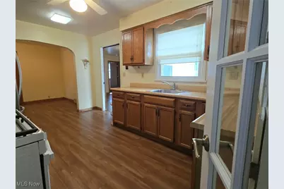6093 Elyria Avenue, Elyria, OH 44035 - Photo 11