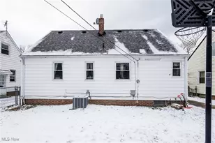 325 E 264th St, Euclid, OH 44132 - Photo 3