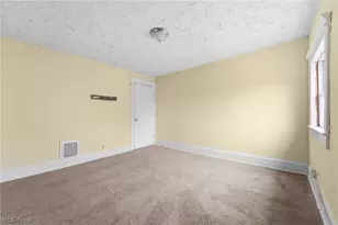 1024 Rex Ave NE, Canton, OH 44704 - Photo 17