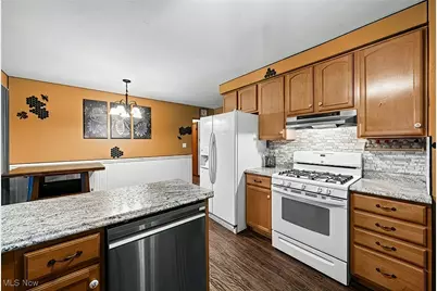 866 Elmwood Avenue, Wickliffe, OH 44092 - Photo 9