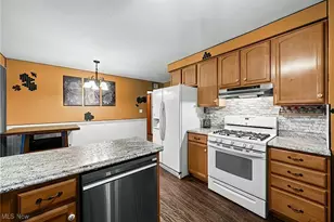 866 Elmwood Ave, Wickliffe, OH 44092 - Photo 9