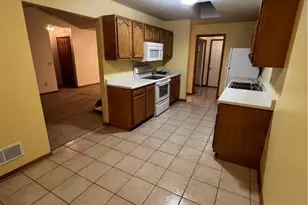 1409 Waters Edge Dr, Akron, OH 44313 - Photo 5