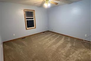 1409 Waters Edge Dr, Akron, OH 44313 - Photo 9